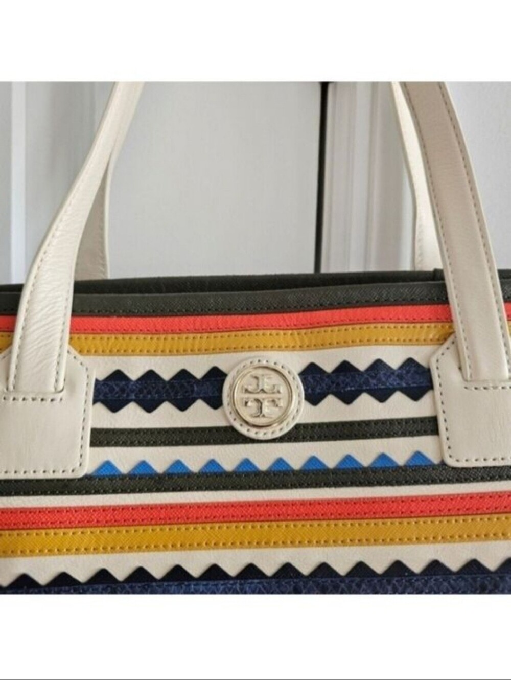 Tory Burch Robinson Shoulder Bag - Picture 5 of 9